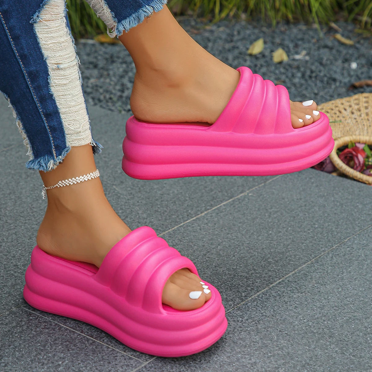 Fuchsia Chunky Plateau-Pantoletten Damen Sommer 2024 mit dicker Sohle Keilabsatz Sandalen für Damen Rutschfeste Outdoor Flip-Flops Mujer
