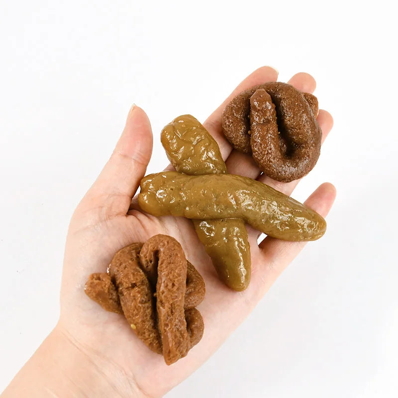 Realistic Fake Poop Prank Toy – Soft Plastic Gag Gift for April Fools, Halloween & Party Jokes, 17cm/6.69inch