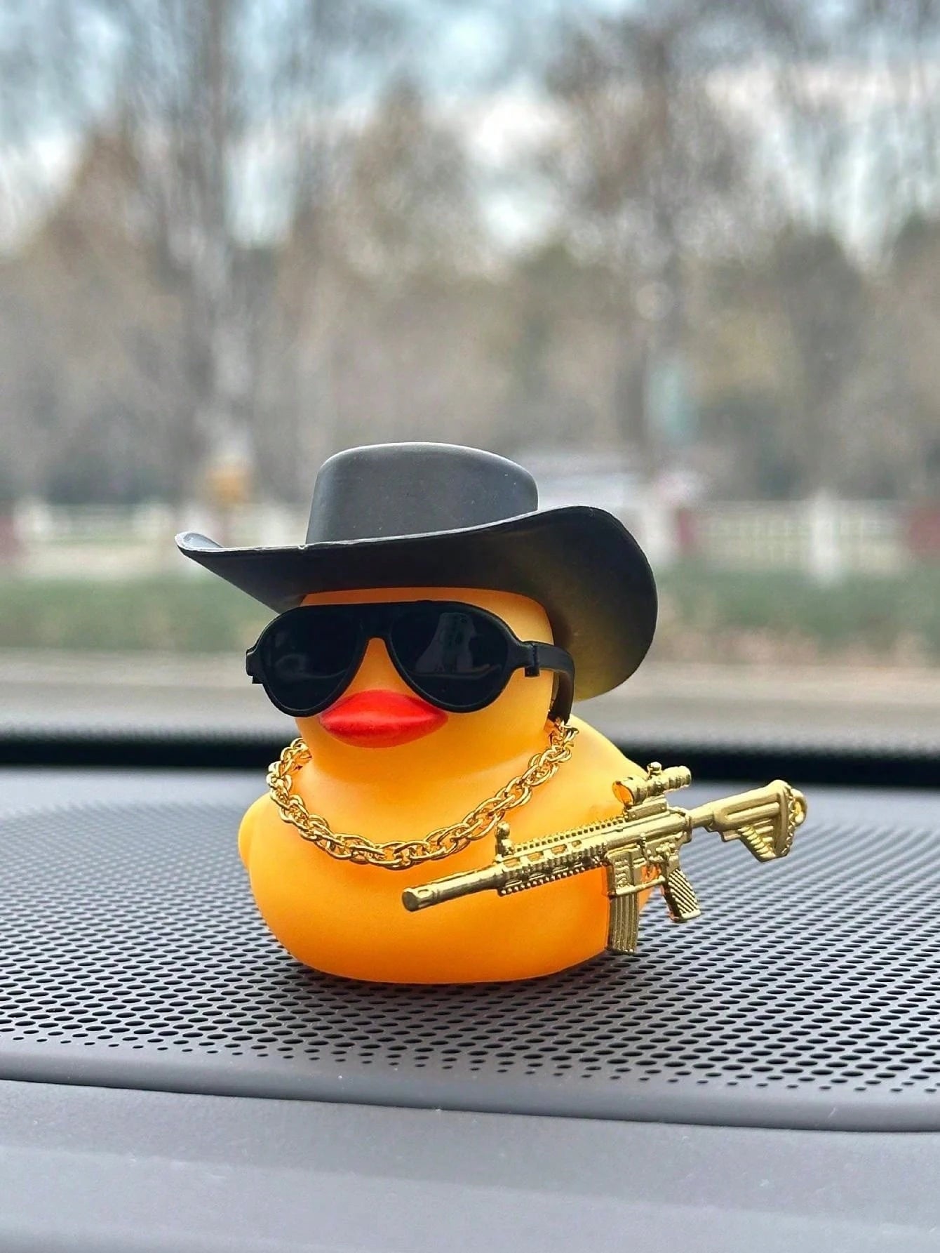 1 cute rubber duck wearing sunglasses - eye-catching car dashboard decoration, durable and fun interior accessory, perfect gift for duck collectors and car enthusiasts, party favor, Halloween, Christmas, Thanksgiving, assorte