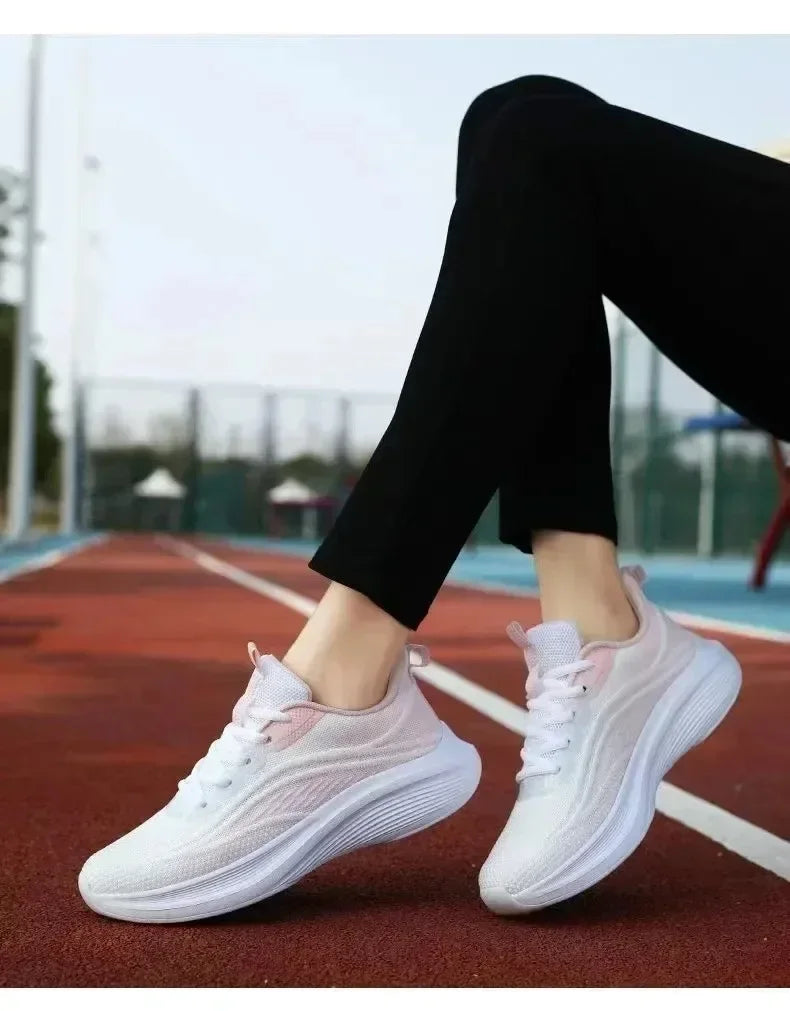 Lässige Laufschuhe Sommer-Mode rutschfeste Wander-Mesh atmungsaktive Sportschuhe Tennis Damen Trend Damen-Sneaker Paar