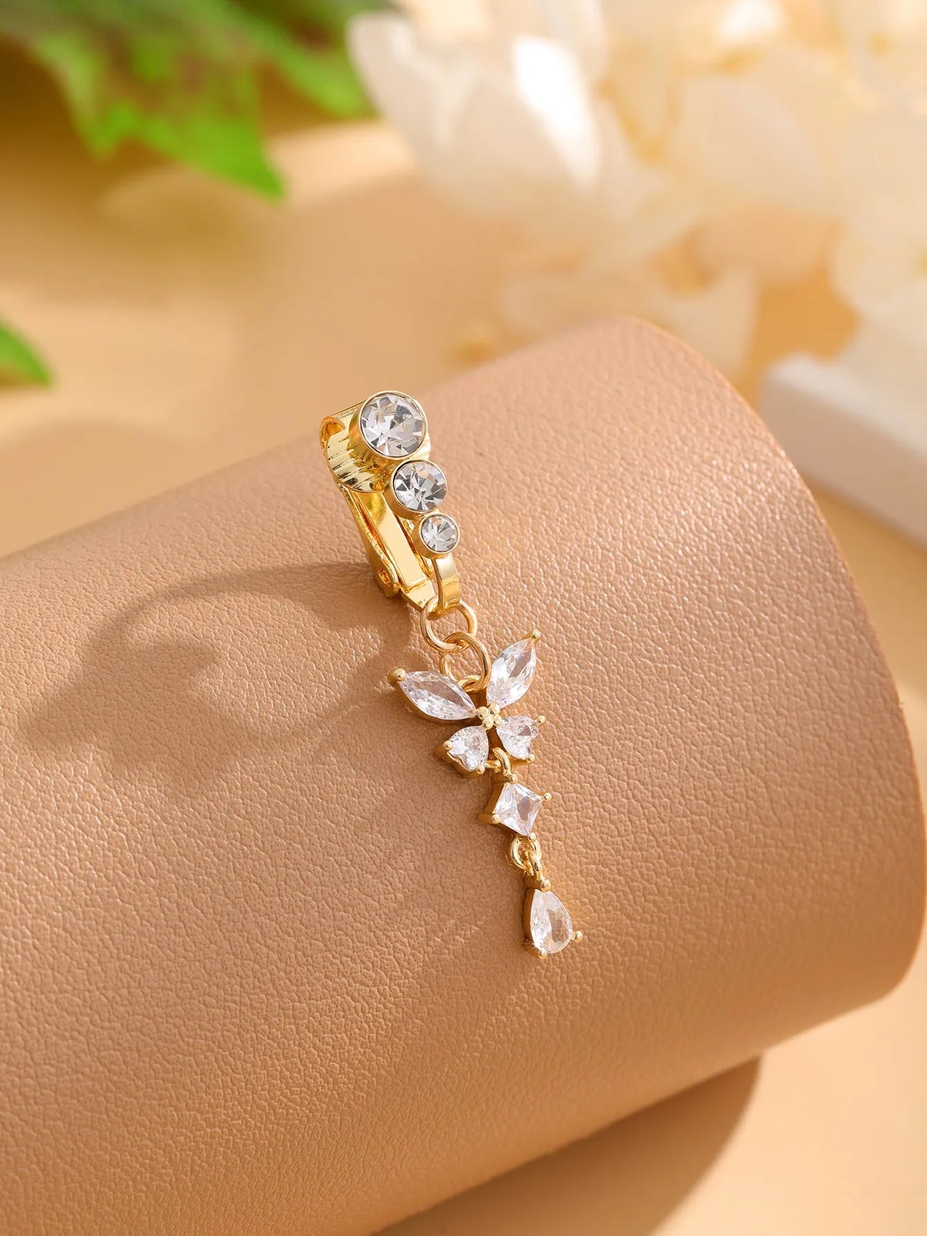 Long Dangled Flower Crystals Belly Button Rings Sexy Curved Navel Piercing for Women Girls 5 Zircons Belly body Jewelry 1 Piece