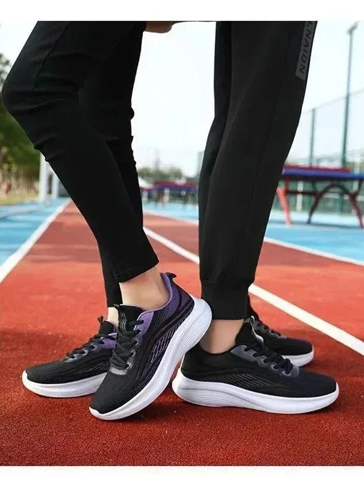 Lässige Laufschuhe Sommer-Mode rutschfeste Wander-Mesh atmungsaktive Sportschuhe Tennis Damen Trend Damen-Sneaker Paar