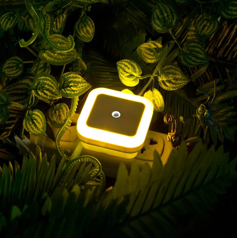 Plug-In LED Night Light with Dusk-to-Dawn Sensor