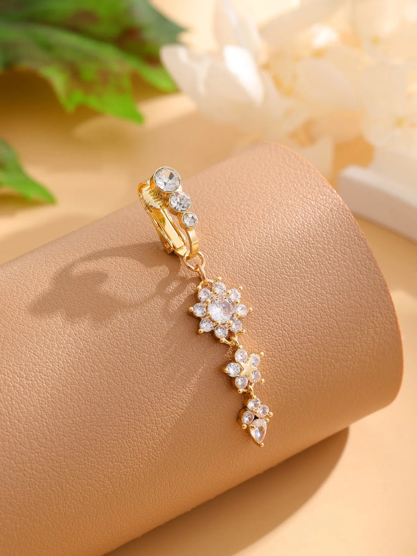 Long Dangled Flower Crystals Belly Button Rings Sexy Curved Navel Piercing for Women Girls 5 Zircons Belly body Jewelry 1 Piece