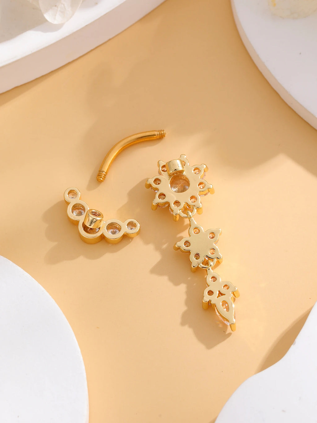 Long Dangled Flower Crystals Belly Button Rings Sexy Curved Navel Piercing for Women Girls 5 Zircons Belly body Jewelry 1 Piece
