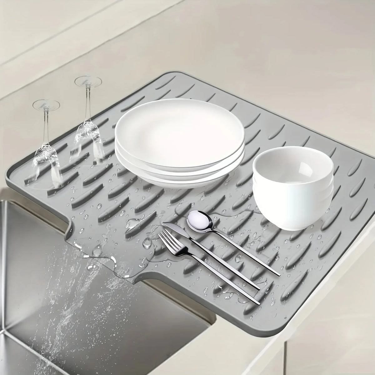 Kitchen Dish Drying Mat with Drainage Design