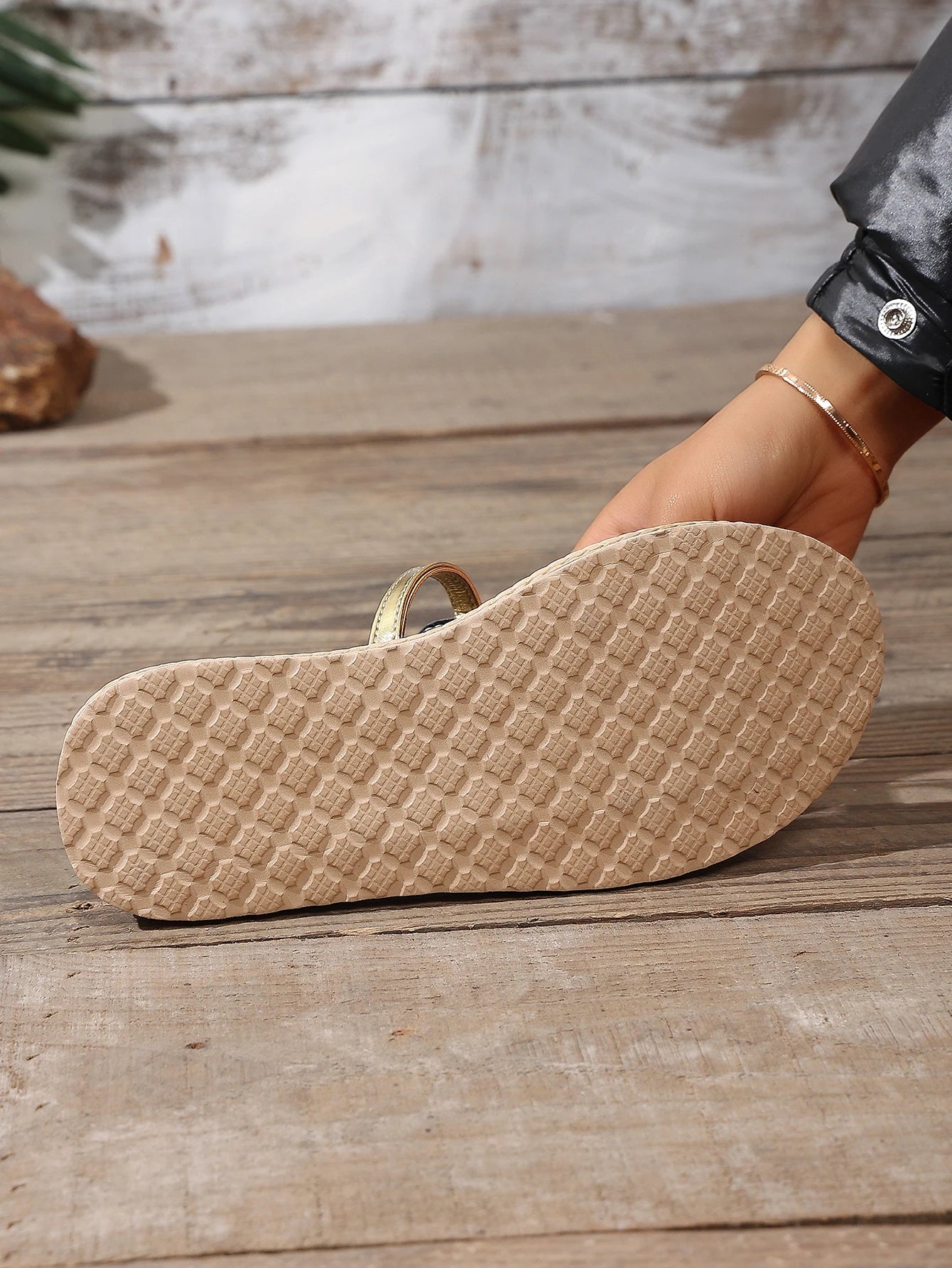 Women's Summer Flat Sandals with Open Toe Slip Sleeves, Casual Beach Shoes and Daily Shoes, Women's Non-Slip Lightweight Sandals