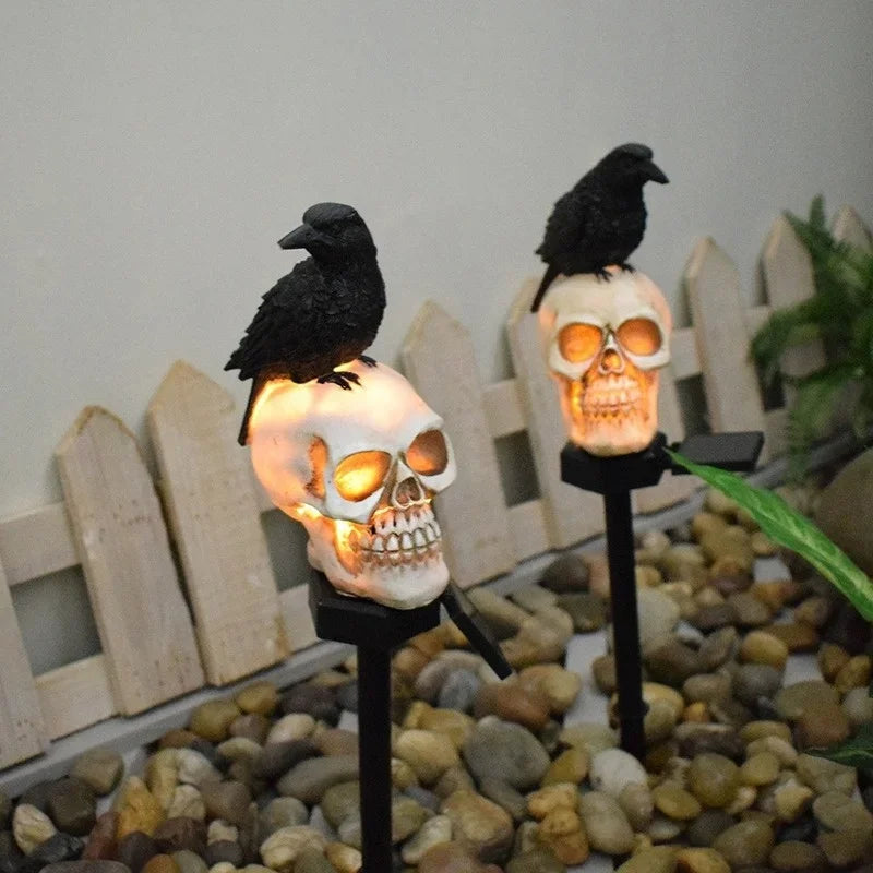 Solar Skull & Crow Garden Stake Light – Halloween Decoration