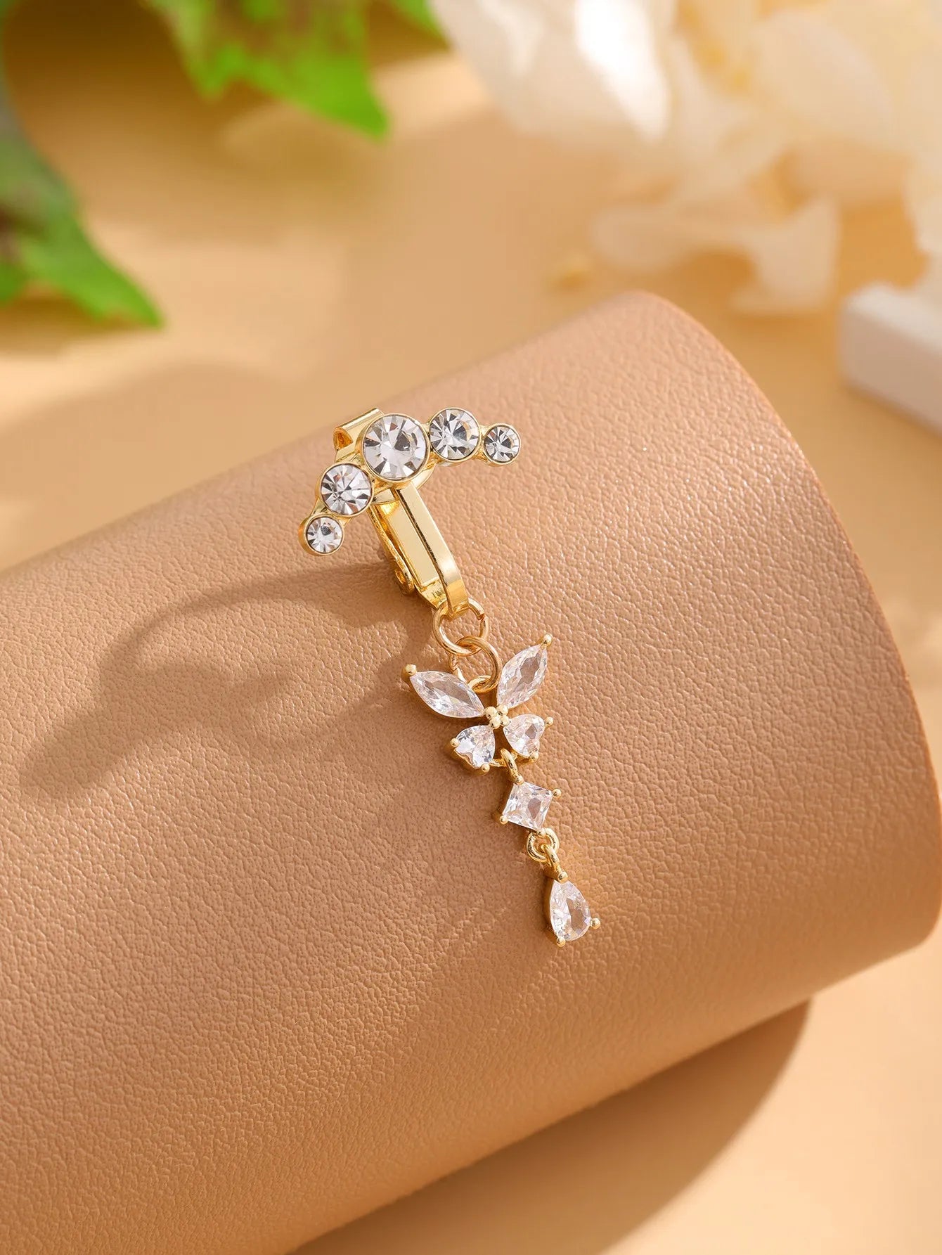 Long Dangled Flower Crystals Belly Button Rings Sexy Curved Navel Piercing for Women Girls 5 Zircons Belly body Jewelry 1 Piece