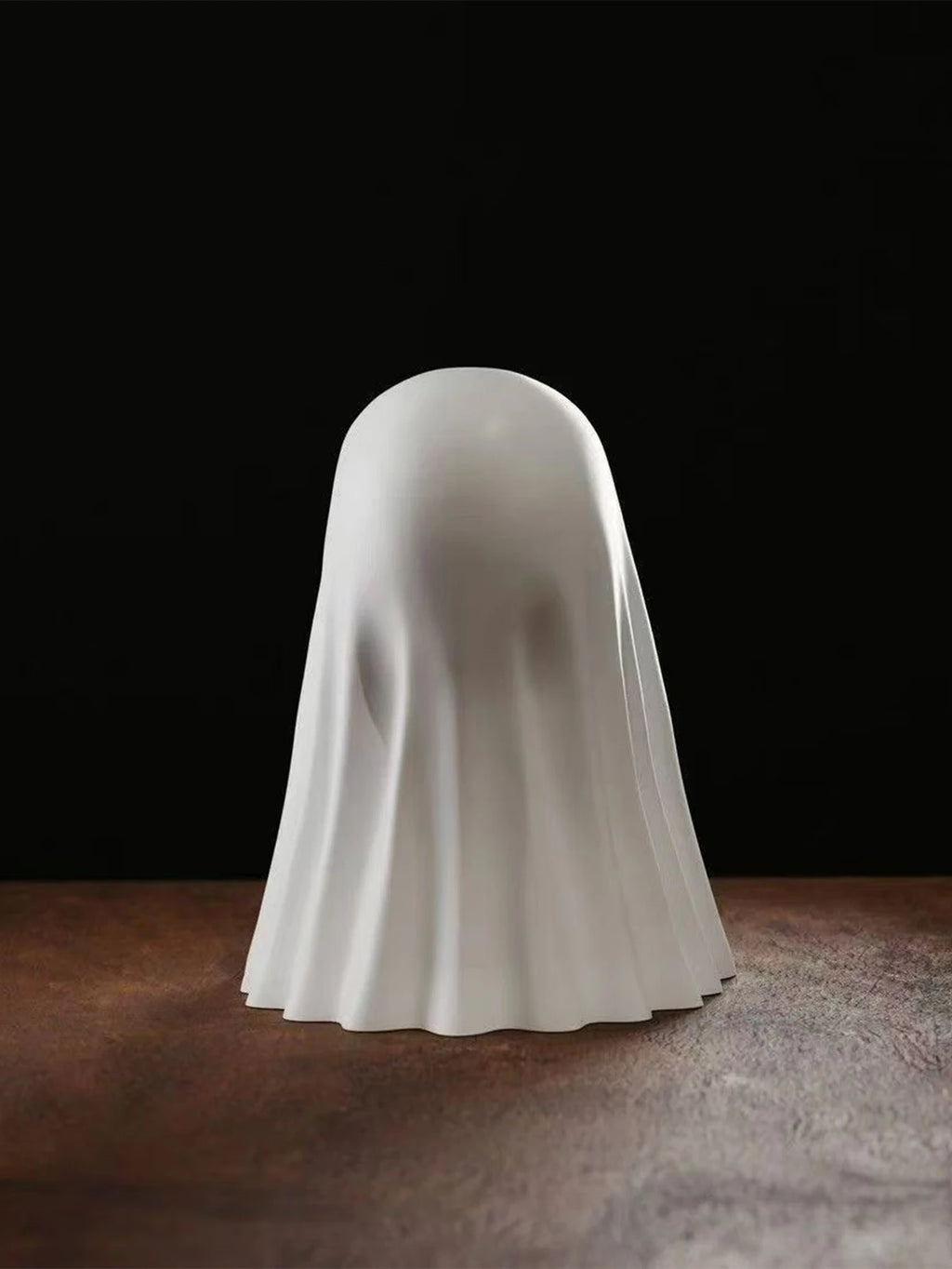 Middle Finger Ghost Halloween Statue - 7.5cm Resin Novelty Desk Decoration, White or Black