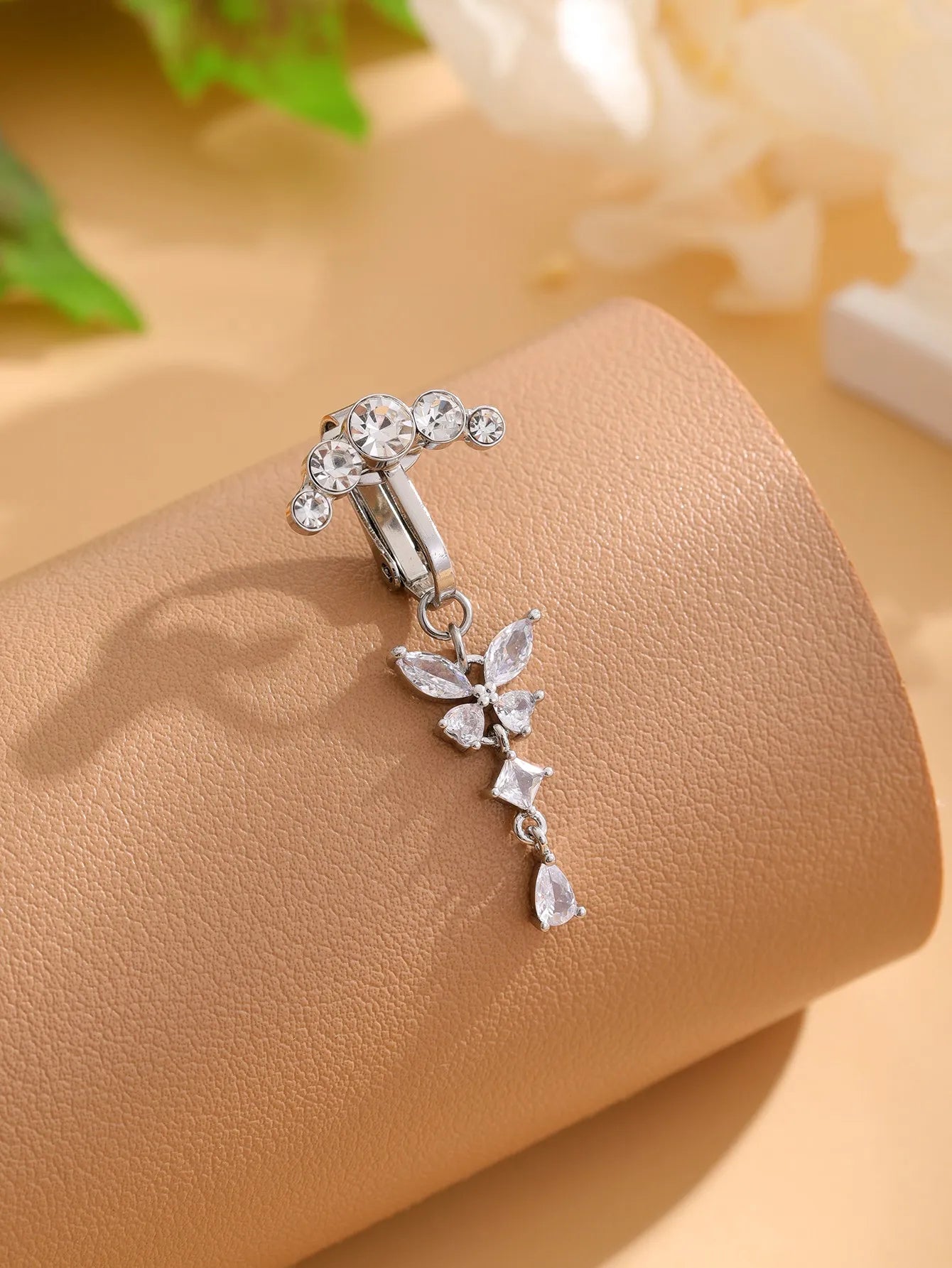 Long Dangled Flower Crystals Belly Button Rings Sexy Curved Navel Piercing for Women Girls 5 Zircons Belly body Jewelry 1 Piece