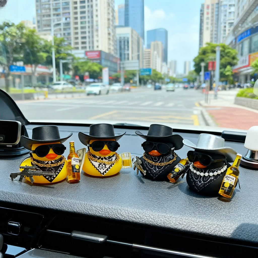 1 Stk. coole Cowboy-Ente Auto Armaturenbrett Deko, lustiges Enten-Ornament mit Hut & Accessoires, einzigartiges Auto-Innendekorationsgeschenk