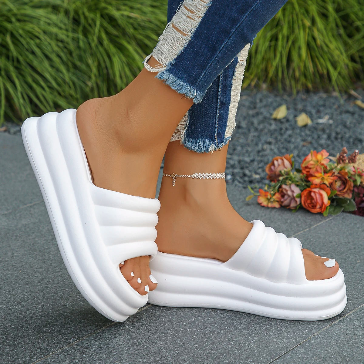 Fuchsia Chunky Plateau-Pantoletten Damen Sommer 2024 mit dicker Sohle Keilabsatz Sandalen für Damen Rutschfeste Outdoor Flip-Flops Mujer