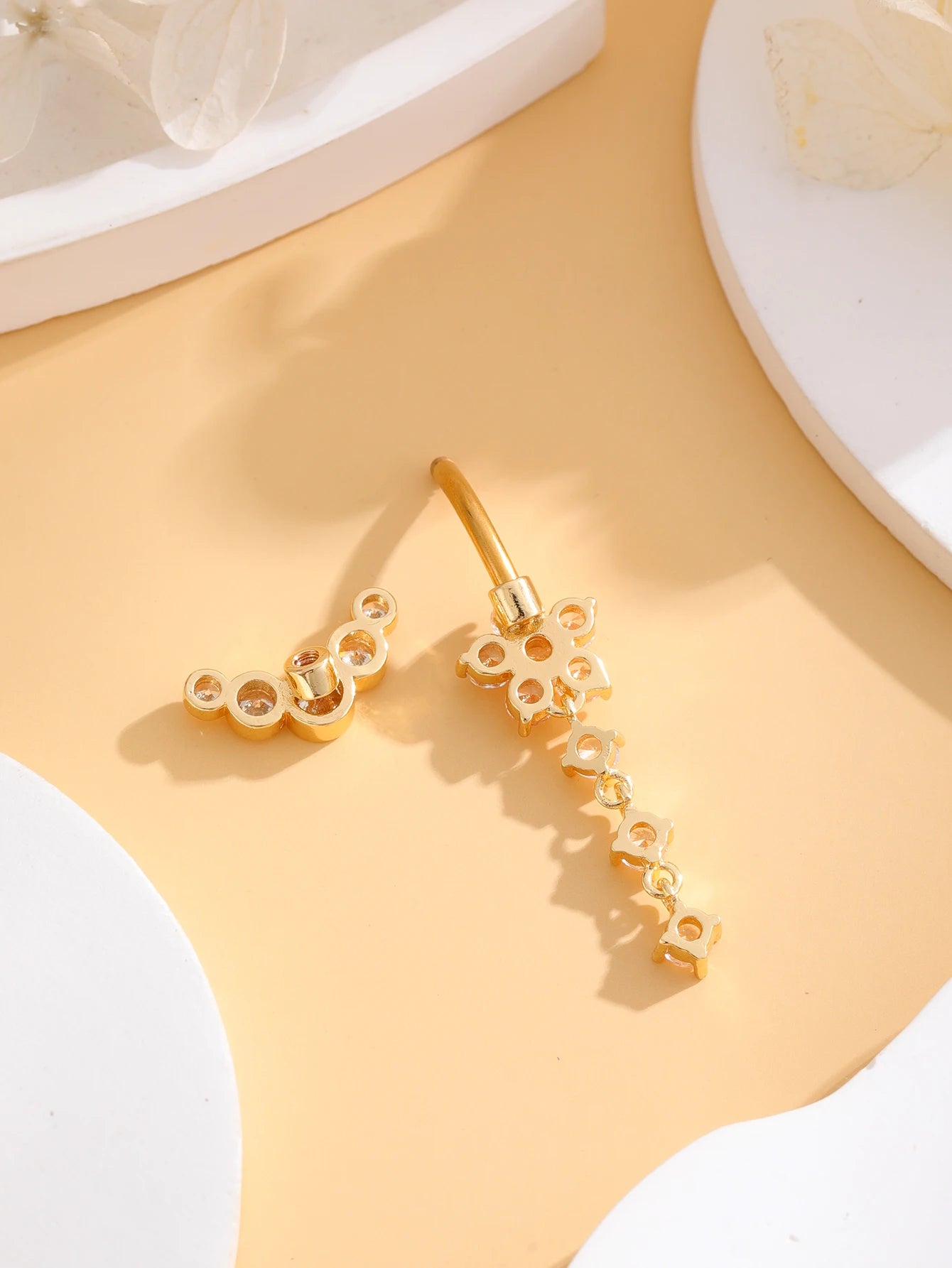 Long Dangled Flower Crystals Belly Button Rings Sexy Curved Navel Piercing for Women Girls 5 Zircons Belly body Jewelry 1 Piece