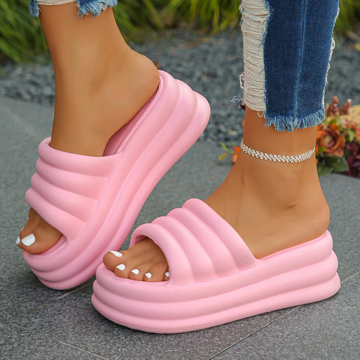 Fuchsia Chunky Plateau-Pantoletten Damen Sommer 2024 mit dicker Sohle Keilabsatz Sandalen für Damen Rutschfeste Outdoor Flip-Flops Mujer