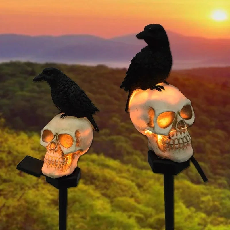 Solar Skull & Crow Garden Stake Light – Halloween Decoration