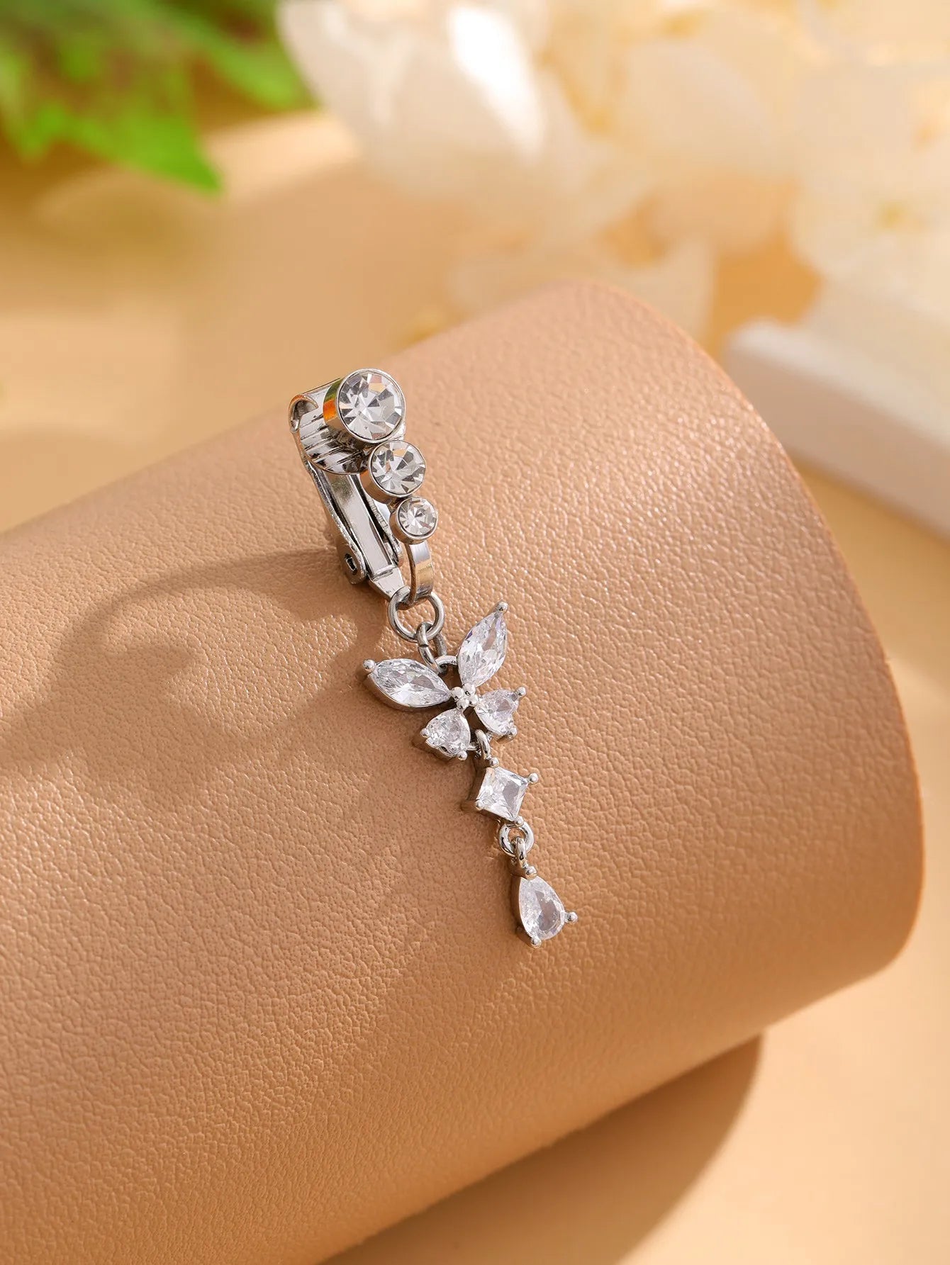 Long Dangled Flower Crystals Belly Button Rings Sexy Curved Navel Piercing for Women Girls 5 Zircons Belly body Jewelry 1 Piece